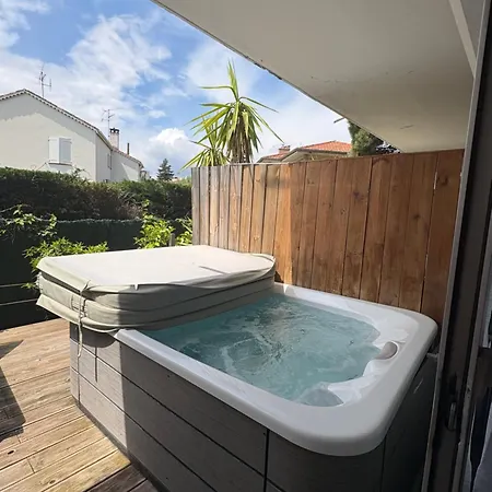 Hotel Sable Et Soleil - Port, Et Jacuzzi Prive Fréjus