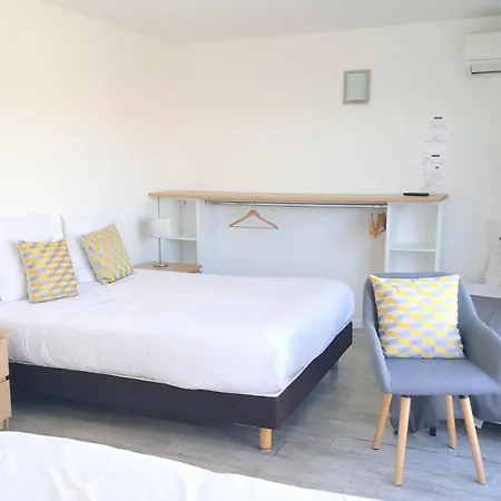 Sable Et Soleil - Port, Et Jacuzzi Prive 3* Fréjus